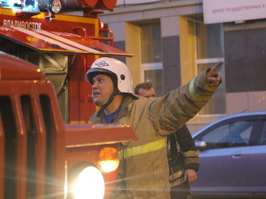Огнеборцы спасли 18 человек во время пожара в Дальнереченске