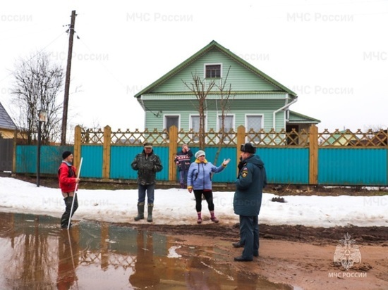 Спасатели отправились в затопленную деревню под Тверью