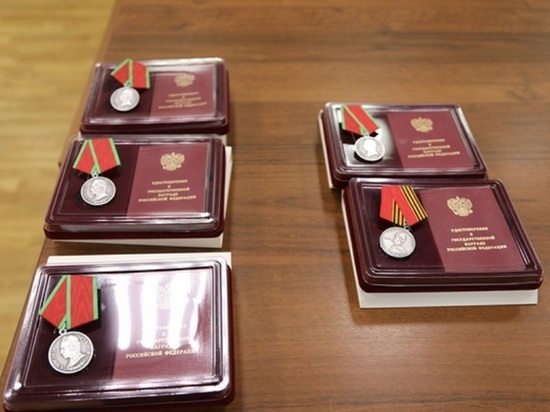 В Екатеринбурге офицеров ЦВО наградили за участие в спецоперации