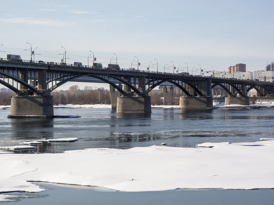 В Новосибирске до 31 декабря ограничат движение по Октябрьскому мосту