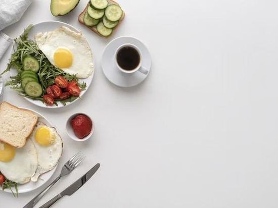 Специалисты рассказали, какие продукты лучше не есть на завтрак
