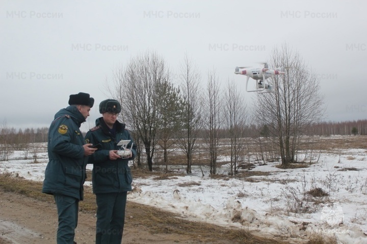 В Костроме сотрудники МЧС оценивают паводковую ситуацию при помощи квадрокоптеров