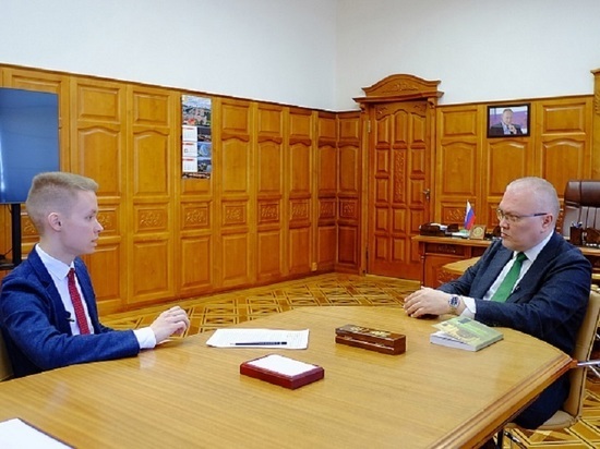 Начинающий блогер из Кирово-Чепецка дал интервью губернатору после встречи в электричке