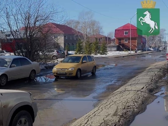 «Оголенные» ямы на дорогах Томска заделают мобильные бригады