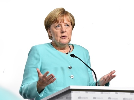 Германия — Меркель получит награду, которой до нее удостоились только Аденауэр и Коль