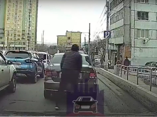 Красноярский лихач на Volkswagen Polo снял номер машины от ГАИ и получил трое суток ареста