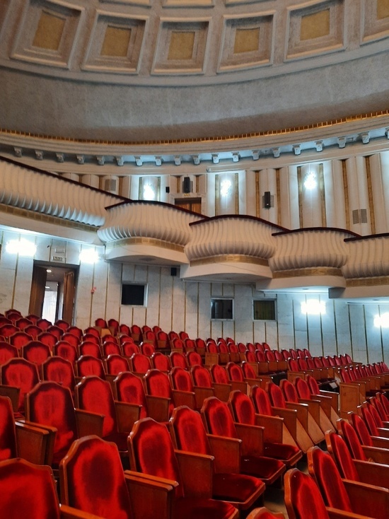 Грибоедовский театр устраивает экскурсии для смолян