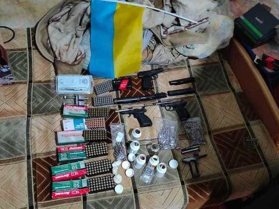 Пистолеты, глушитель и патроны изъяли у жителя Сахалина