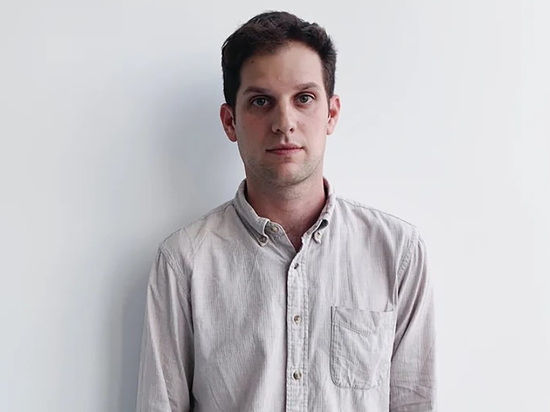 WSJ потребовала освободить задержанного в России журналиста Гершковича