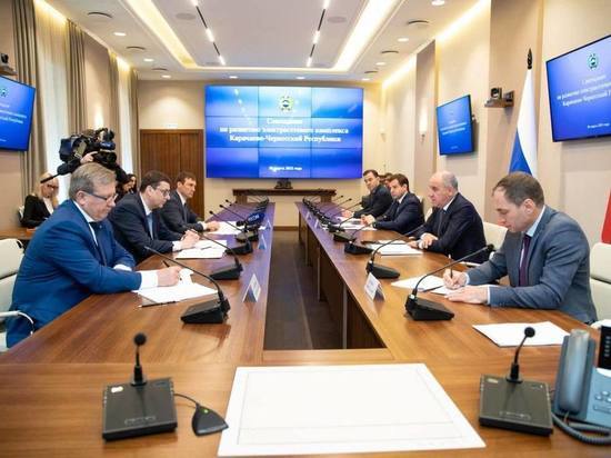 В республике реализуются сразу несколько ремонтных и инвестиционных программ, разработанных в целях развития энергосистемы Карачаево-Черкесии.