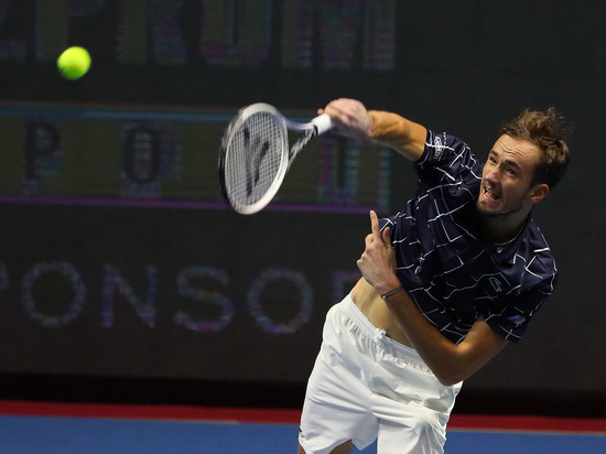 Россиянин Даниил Медведев вышел в полуфинал теннисного турнира "Мастерс" в Майами