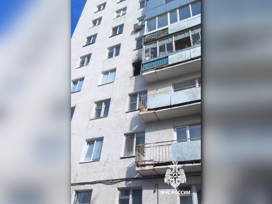 При пожаре в уфимской многоэтажке пострадали мужчина и ребенок