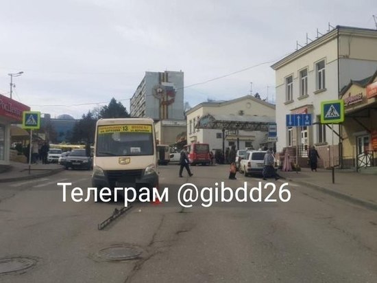 В Кисловодске водитель пассажирской ГАЗели сбил пенсионерку на переходе