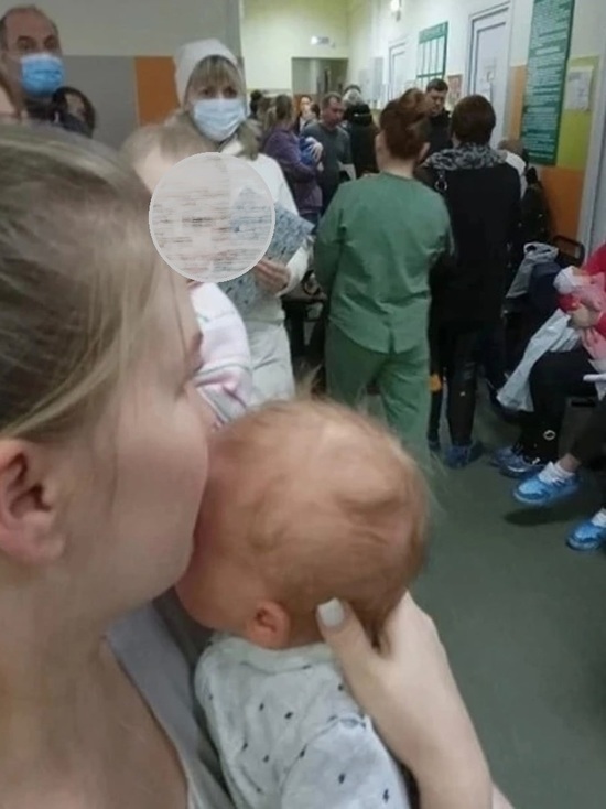 Ярославские мамочки пожаловались на столпотворение в детской поликлинике в Норском