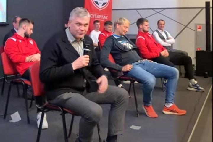 Костромской «Спартак» представил своим фанатам новых игроков и тренера команды