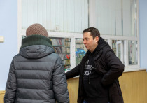Губернатор Мурманской области Андрей Чибис без предупреждения посетил Кандалакшу. Глава региона осмотрел сразу ряд объектов и встретился с местными жителями для выявления их проблем. 