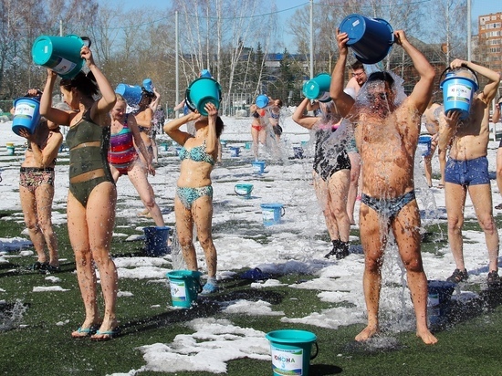 Томичей 1 апреля приглашают на стадион "Политехник", чтобы облиться холодной водой