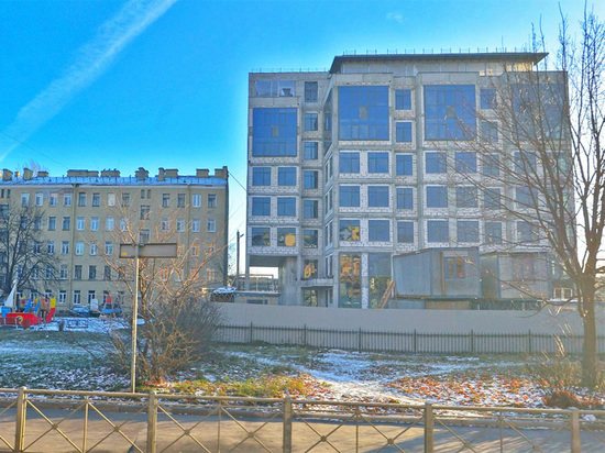 «Прыгал» дом,качалась люстра: от чего рискуют «сложиться» петербургские жилые постройки