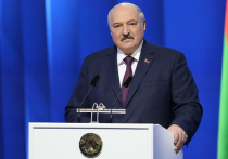 «Я это брякнул, и теперь миллионы будут говорить, что Лукашенко покритиковал церковь», - пошутил президент Белоруссии, затронув роль священников в поддержке семейных ценностей