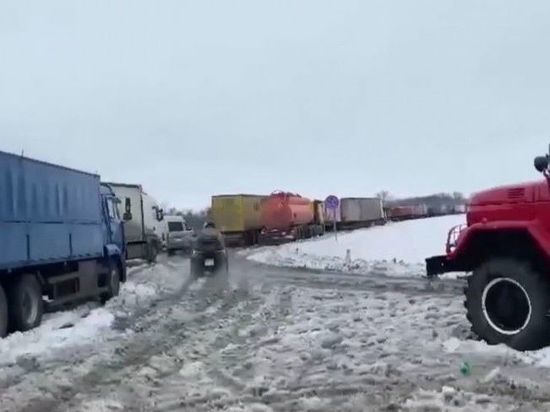 Пробку на трассе М-4 «Дон» в Ростовской области сократили с 60 до 20 км