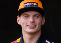 Нидерландский гонщик Макс Ферстаппен, представляющий команду "Ред Булл", выиграл квалификацию третьего этапа чемпионата мира по автогонкам "Формула-1" на этапе в Австралии