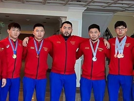 Сумоисты Бурятии завоевали 6 медалей на чемпионате и первенстве России