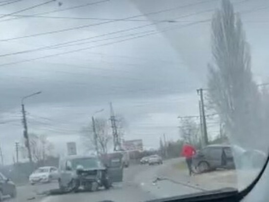 В Курске в лобовом столкновении на ПЛК пострадали водитель и пассажир
