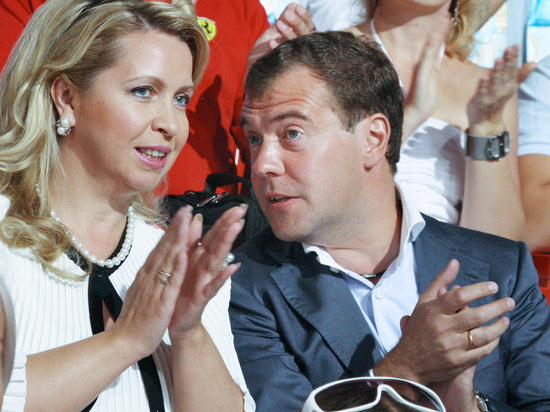 Зеленский ввел санкции против жены и сына Дмитрия Медведева