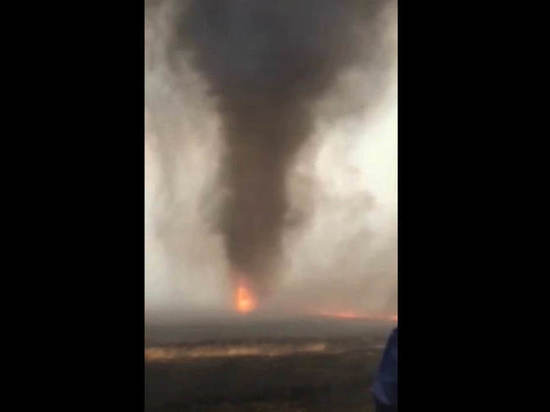 Огненный смерч попал на видео в Забайкалье