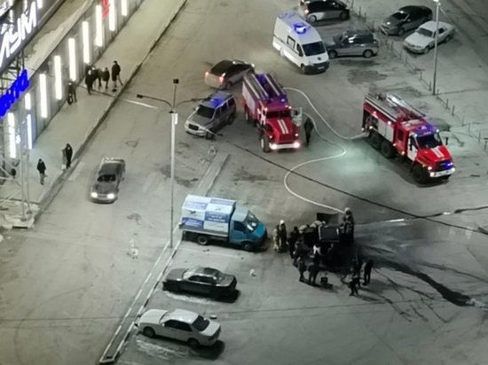 «Жигули» вспыхнули во время дрифта в Новосибирске