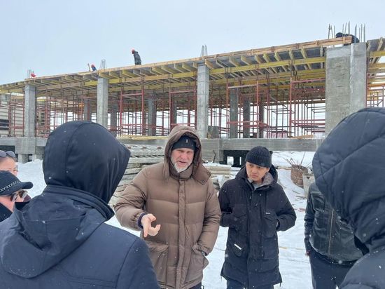 Кирилл Бычков проверил ход строительства объектов в Якутске