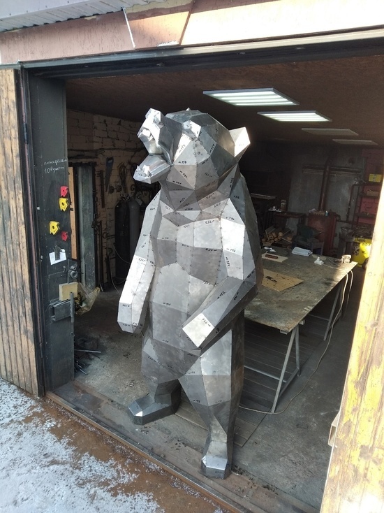 Кузнец из Курска предлагает ярославцам купить стального медведя