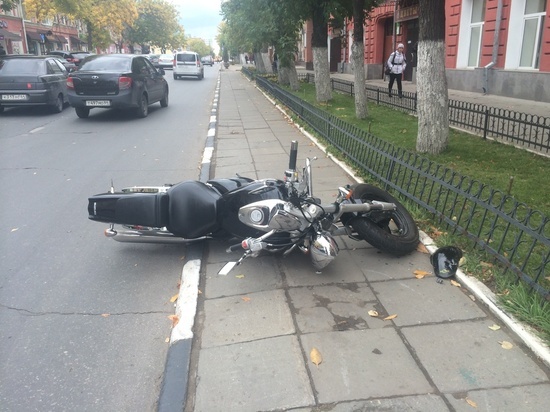 Школьник на мопеде протаранил в Энгельсе иномарку