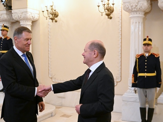 Президент Румынии призвал усилить присутствие НАТО в Черном море