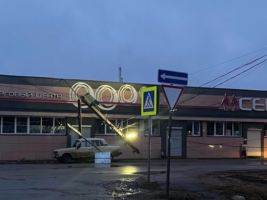 В Тверской области водитель «Жигули» вступил в неравный бой со столбом