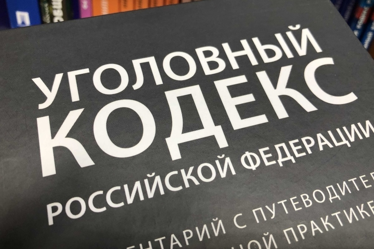 Вологжанин несколько раз обжег соседку паяльником, чтобы та отдала ему свои деньги - МК Вологда