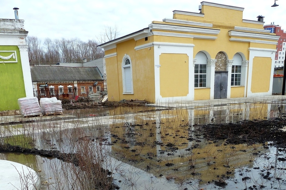 Рязань затопило торговый городок. Торговый городок Рязань затопило. Торговый городок Рязань. Половодье в Рязанской области. Новый городок.