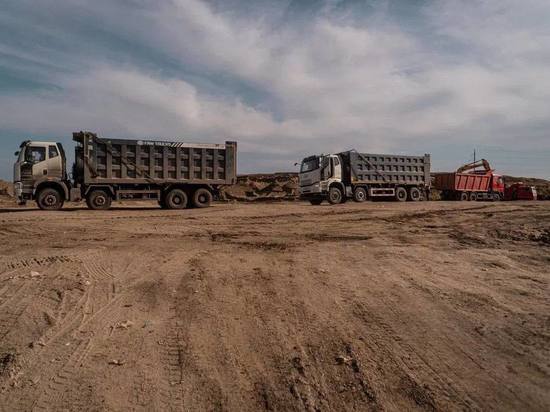 Под Ахтубинском при рекультивации свалки обнаружили не учтенный мусор