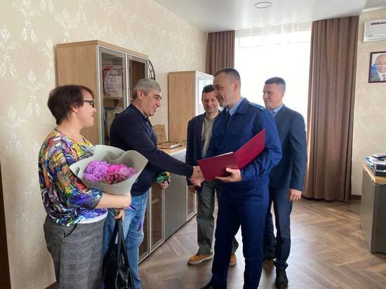 Под Новосибирском прокуратура добилась выделения квартиры многодетной семье погорельцев