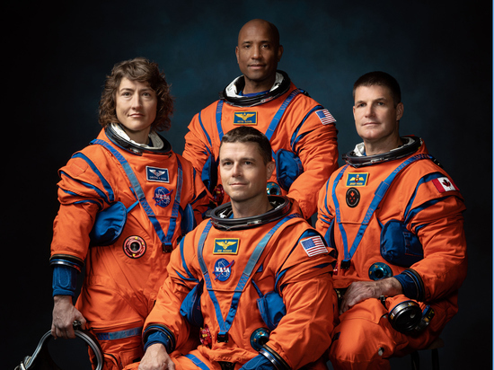 Для первого за полвека полета к Луне отобраны четверо астронавтов