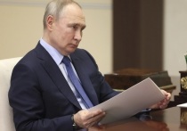 Президент Российской Федерации Владимир Путин в ходе рабочего визита на завод «Тулажелдормаш» заявил, что реальные зарплаты в РФ в 2023 году должны вырасти на 3-5%