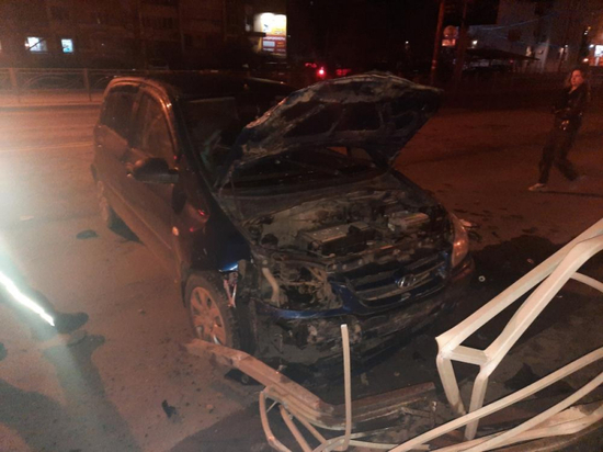 Автоледи на иномарке в Тамбове врезалась в ограждение