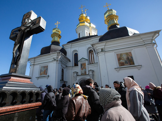 На монахов Киево-Печерской лавры натравили радикалов-провокаторов
