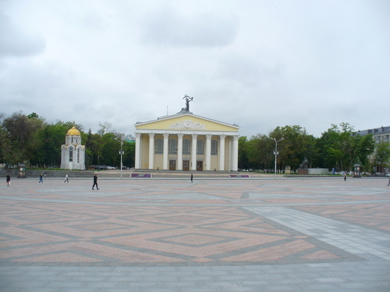 Перекупщик билетов в белгородский драмтеатр попал под административную статью