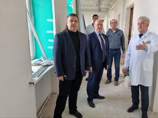Министр здравоохранения Пензенской области проверил ход ремонта сердобской больницы
