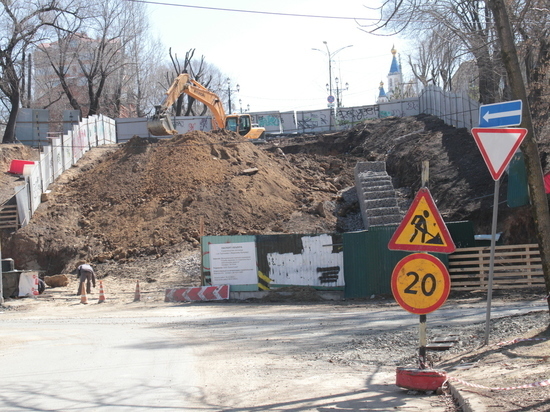 Движение машин в районе строящейся Тургеневской лестницы ограничат в Хабаровске