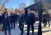 Сегодня на Новодевичьем кладбище открывают памятник Владимиру Жириновскому