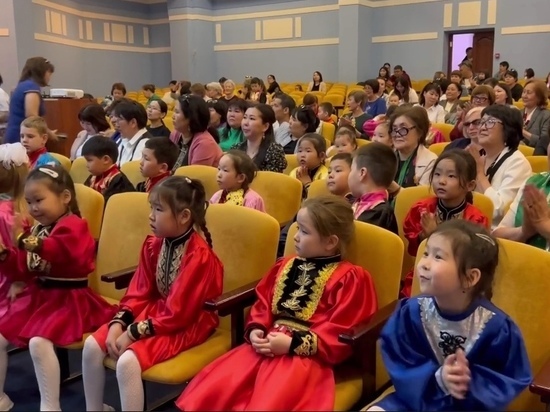 В Элисте малыши состязались в знании родного языка