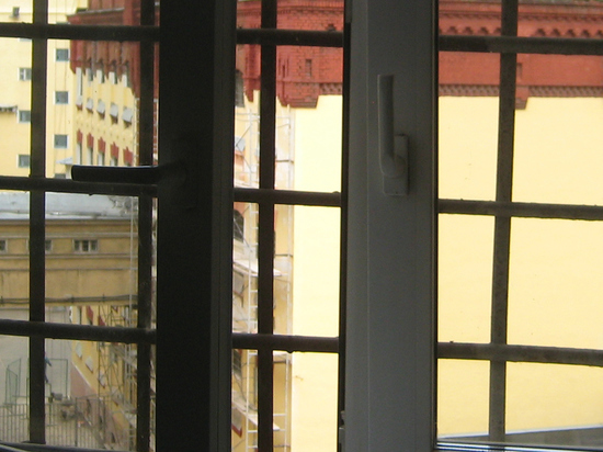 Потом ее переведут к соседке