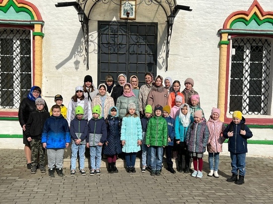 Школьники Серпухова посетили Сретенскую церковь